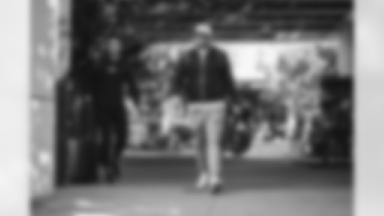 65 OL Coleman Shelton travels to Levi's Stadium for today's Week 10 matchup against the 49ers.