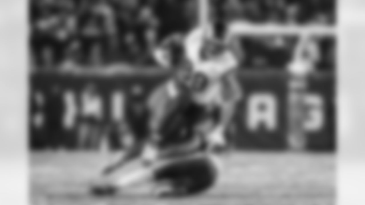 The Los Angeles Rams take on the Chicago Bears in the divisional round of the 2025 NFL Playoffs.