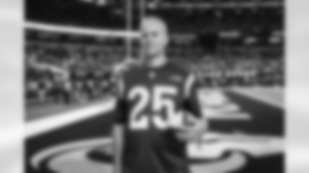 The Los Angeles Rams take on the Tampa Bay Buccaneers in week 12 of the 2025 NFL regular season.