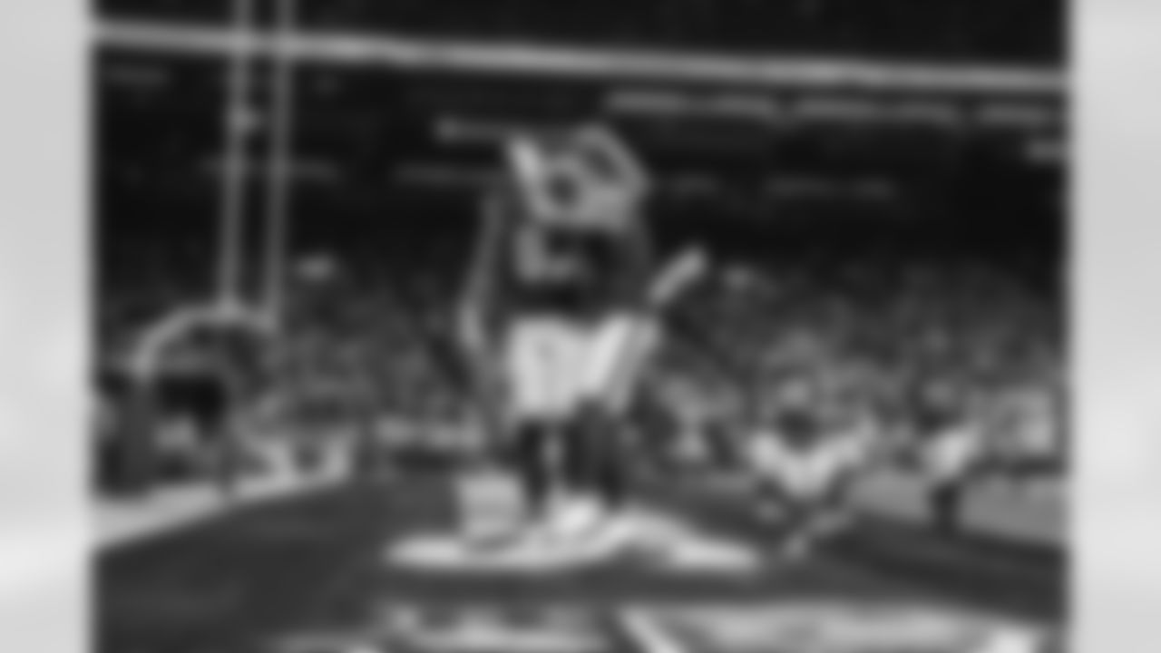 The Los Angeles Rams take on the Seattle Seahawks in week 16 of the 2025 NFL regular season.