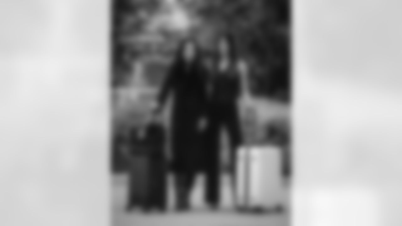 The Los Angeles Rams take on the Detroit Lions in week 15 of the 2025 NFL regular season.