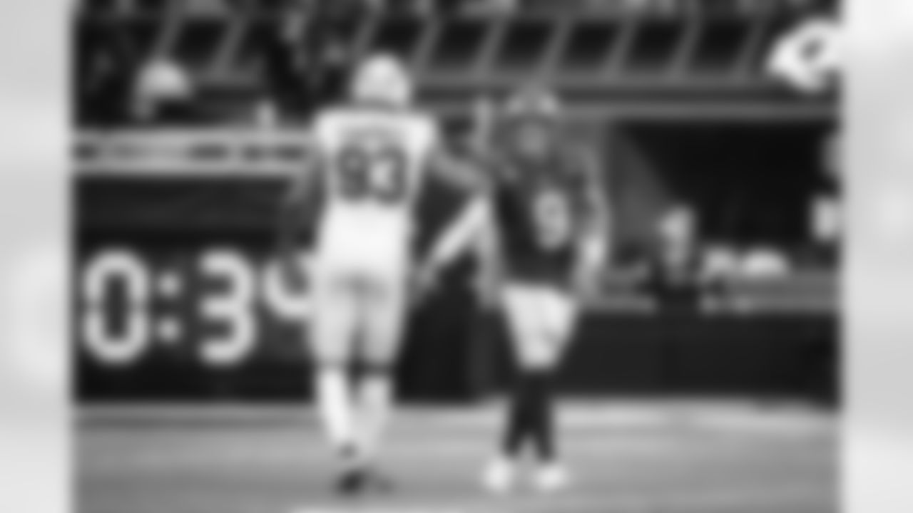 E_260104_Rams_vs_Cardinals_TE_396