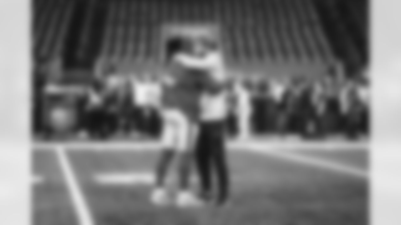 12 WR Puka Nacua meets up with Seahawks WR Cooper Kupp pregame ahead of the Rams vs. Seahawks Week 16 matchup