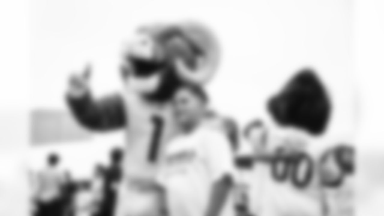 E_250914_Football_Meets_Football_Clinic_JM_0050