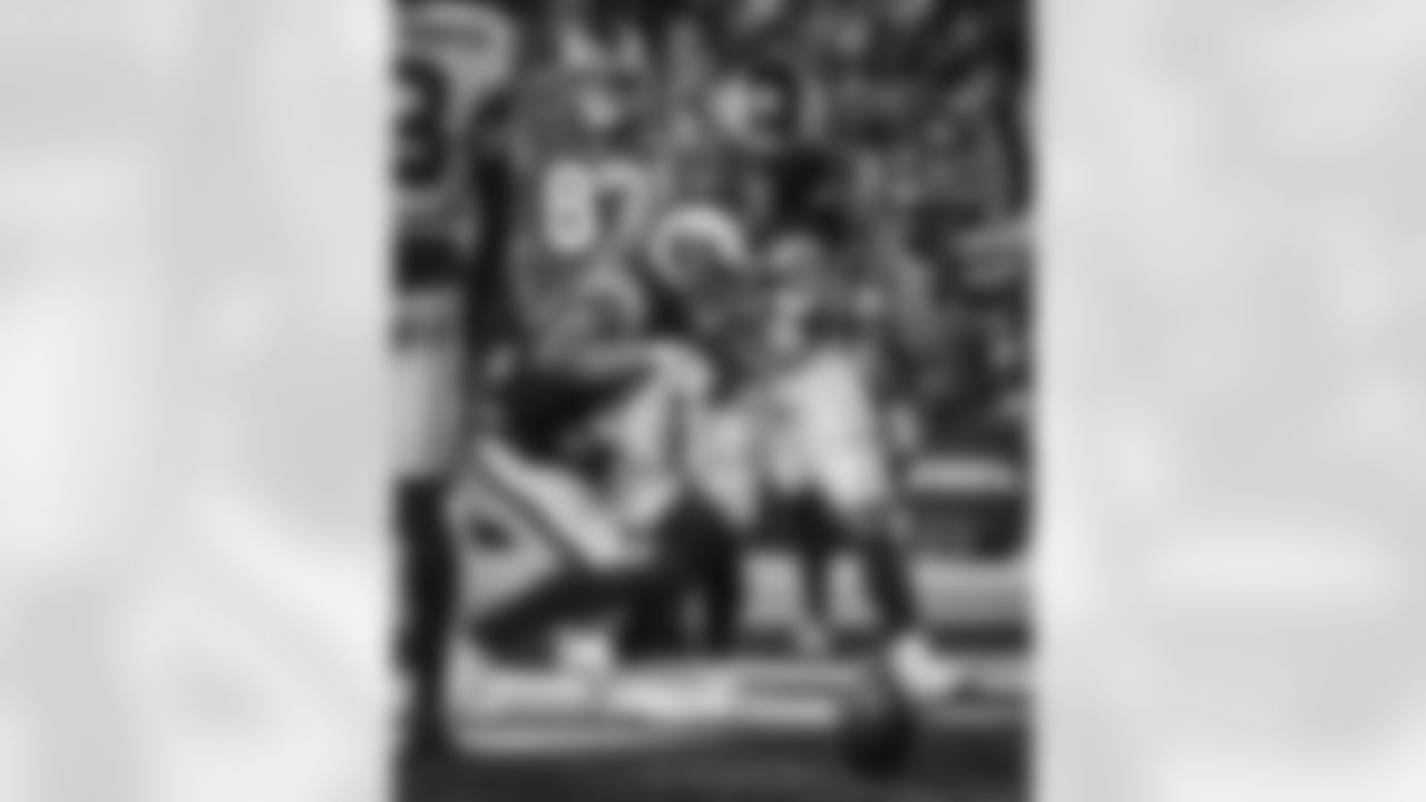 The Los Angeles Rams take on the Seattle Seahawks in week 16 of the 2025 NFL regular season.