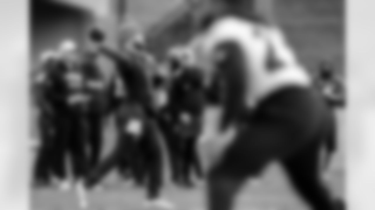 QB Devin Leary