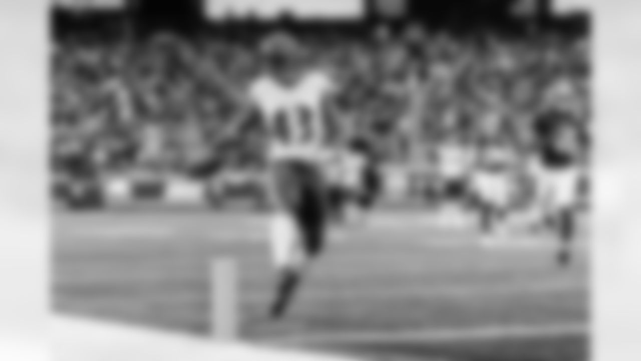 2024_BEST_101_20241215_at_NYG_sh_08494