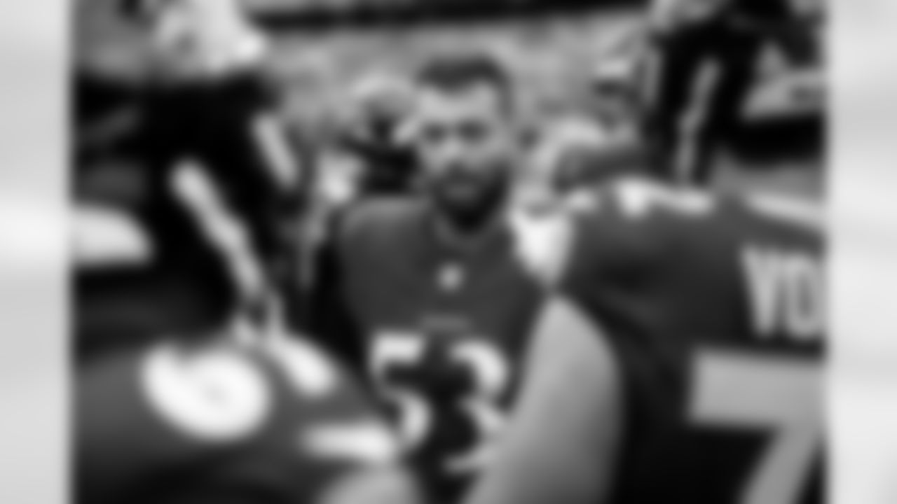 OLB Kyle Van Noy