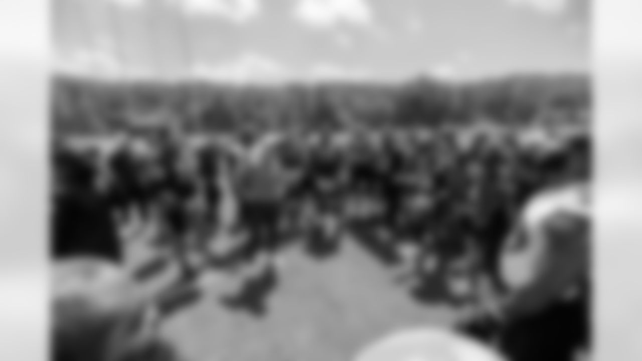 Baltimore Ravens huddle