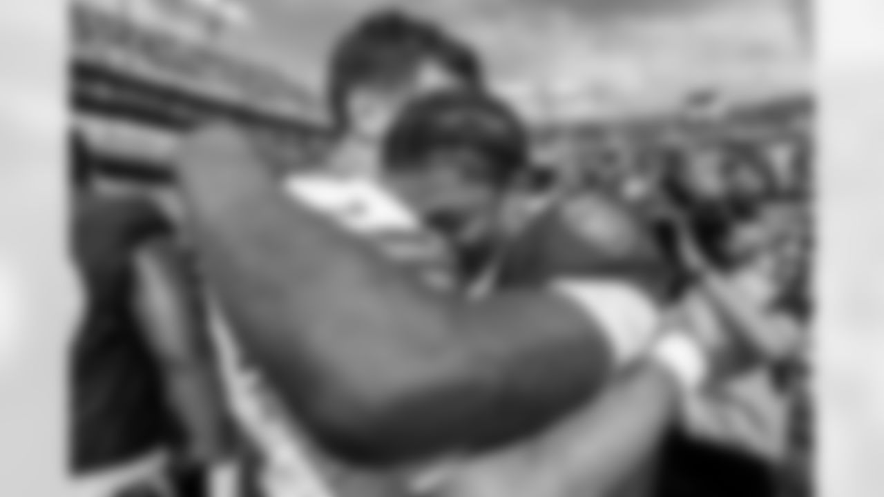 Joe Flacco (left) & QB Lamar Jackson (right)