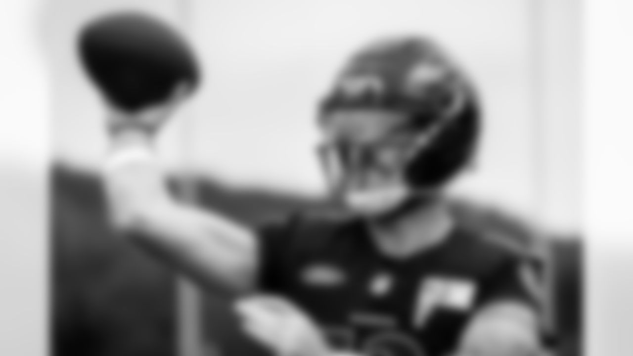 QB Devin Leary