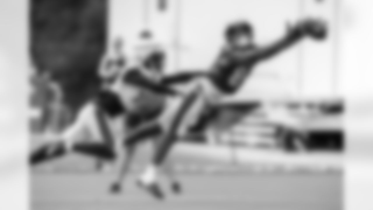 WR Isaiah Washington