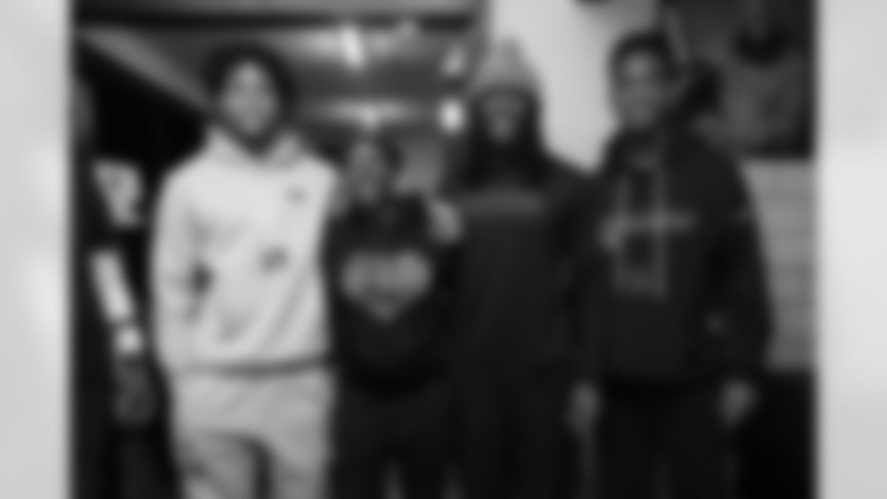 ThanksgivingTurkeys_112125ph42