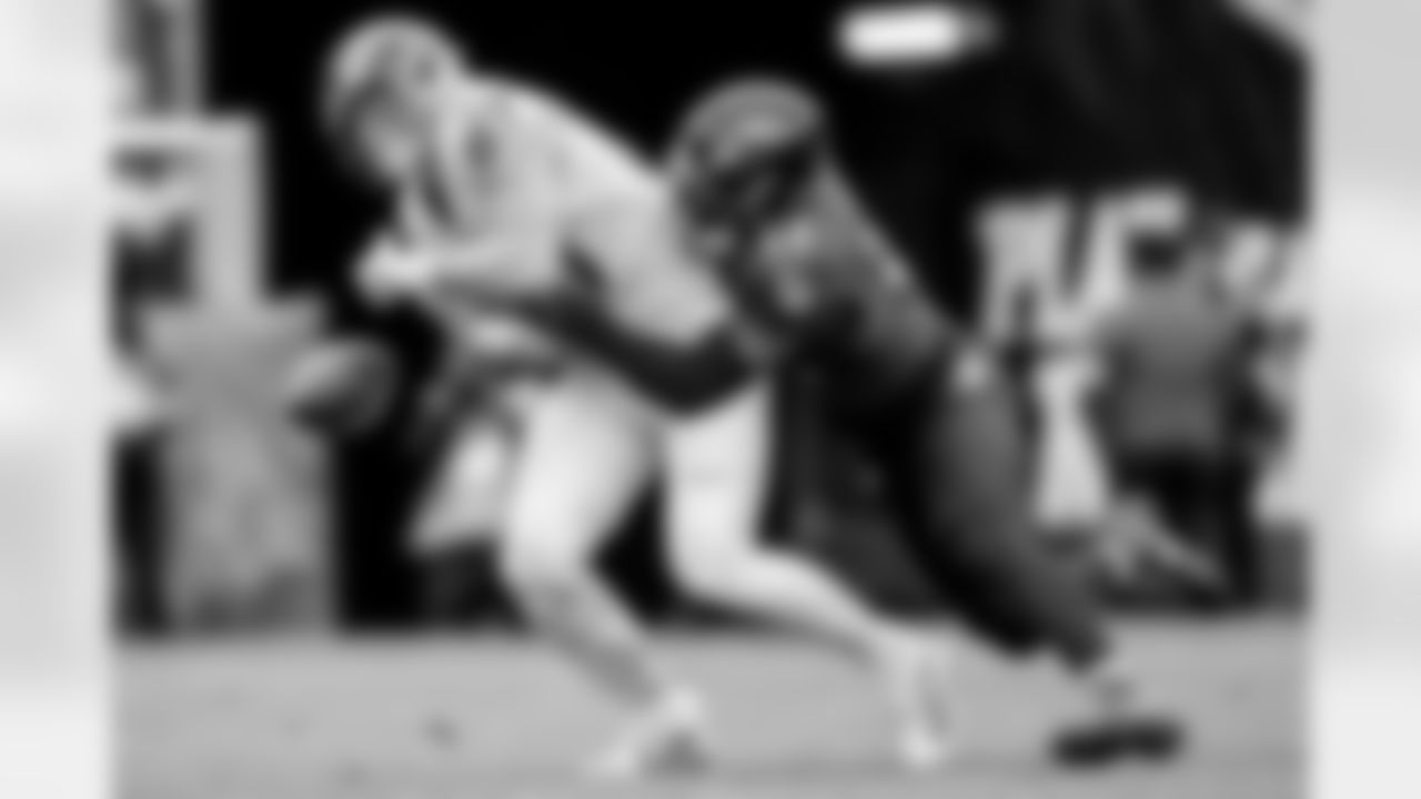 ILB Trenton Simpson