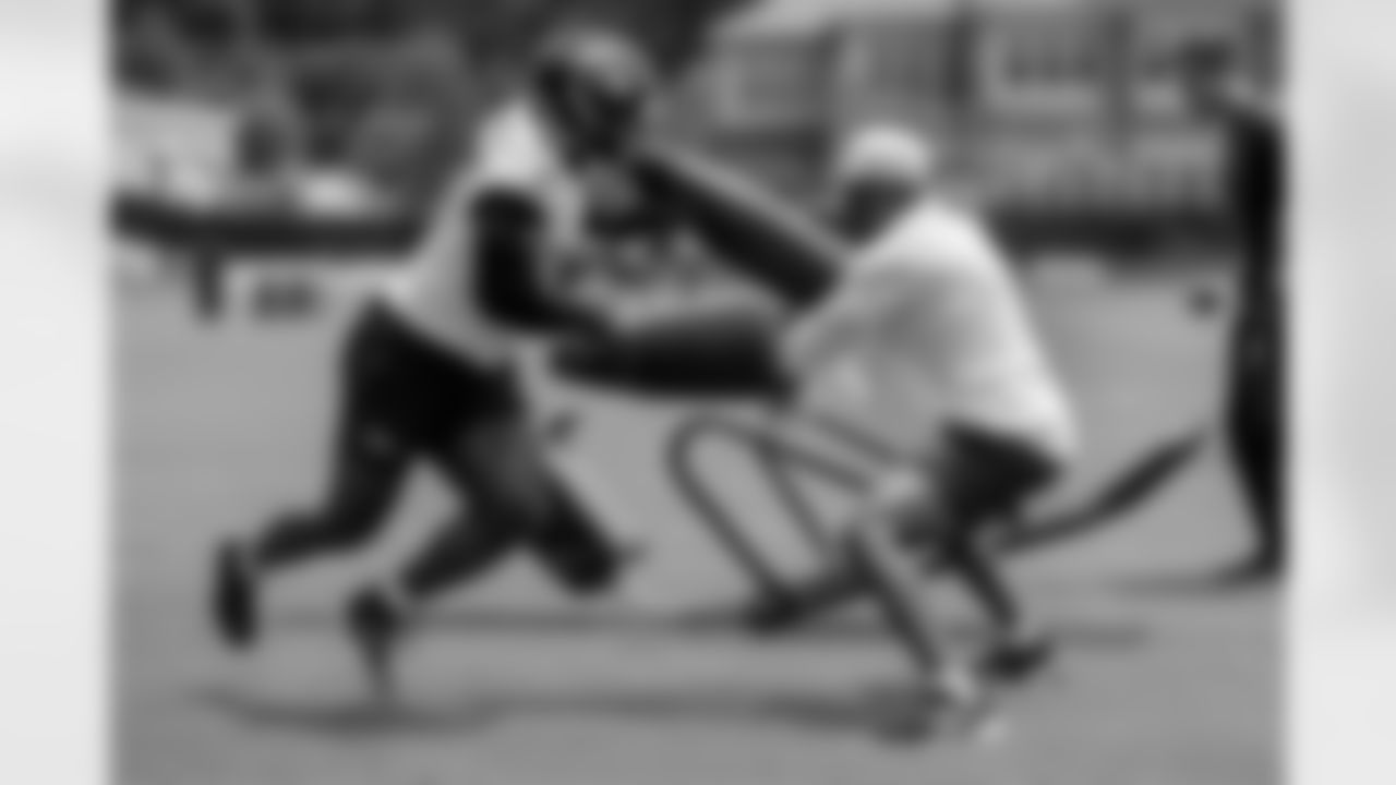 LB William Kwenkeu