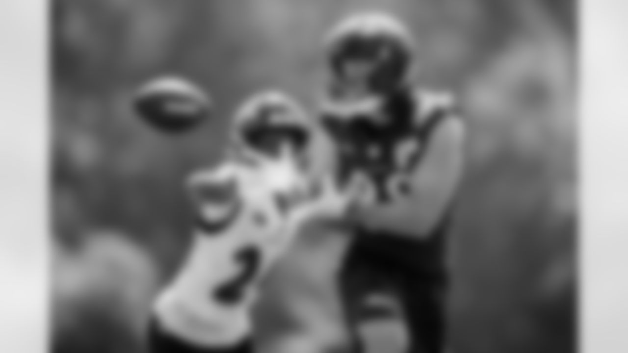 S Malaki Starks (left) & TE Charlie Kolar (right)
