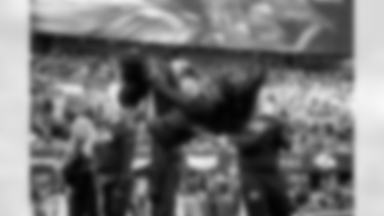 CHEER_WEB_120725-142