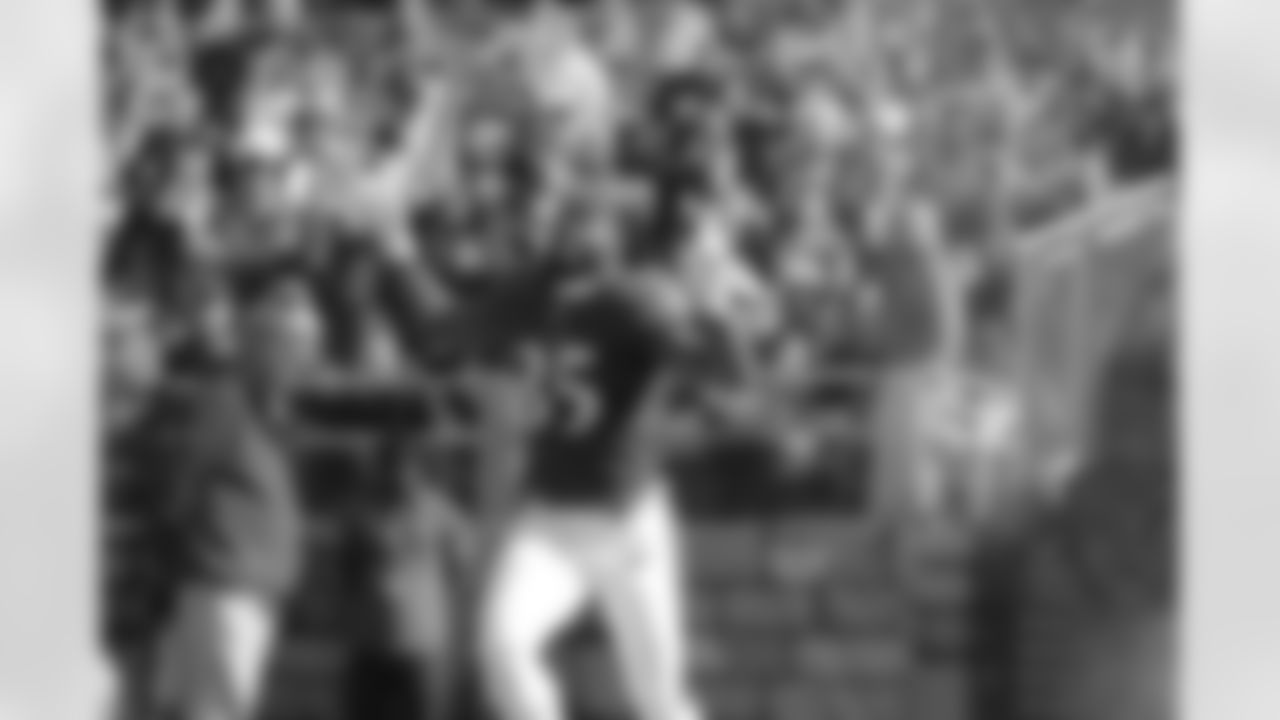 RB Gus Edwards