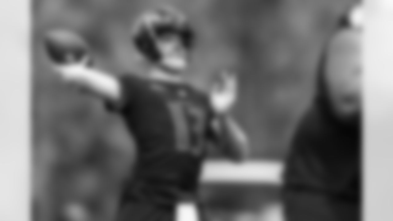 QB Devin Leary