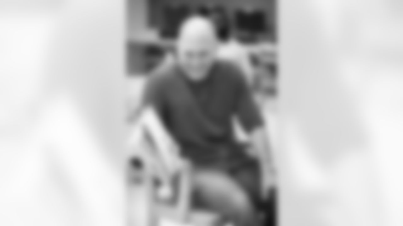 General Manager Eric DeCosta and Head Coach Jesse Minter visited local elementary schools as part of Read Across America Week.