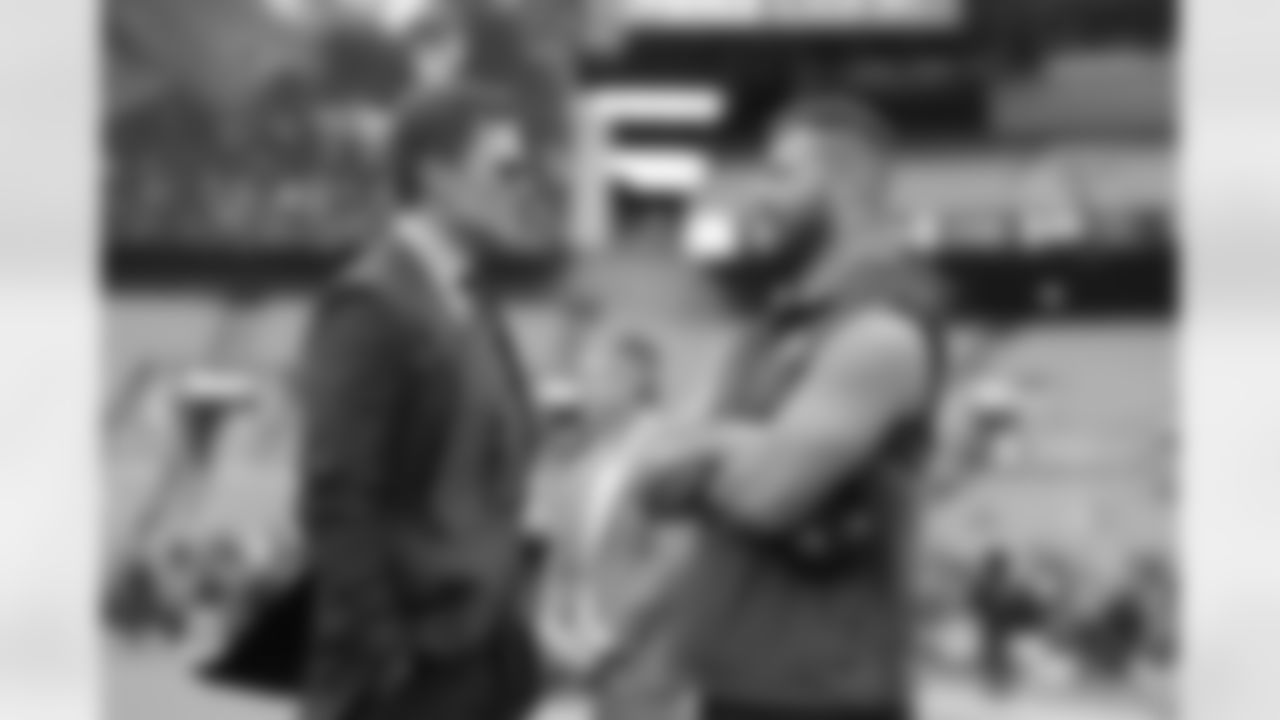 Tom Brady (left) & OLB Kyle Van Noy (right)