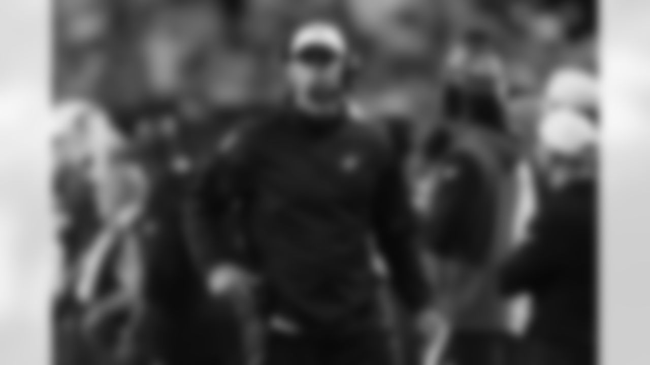 2023 - Jonathan Gannon, Record: 3-14