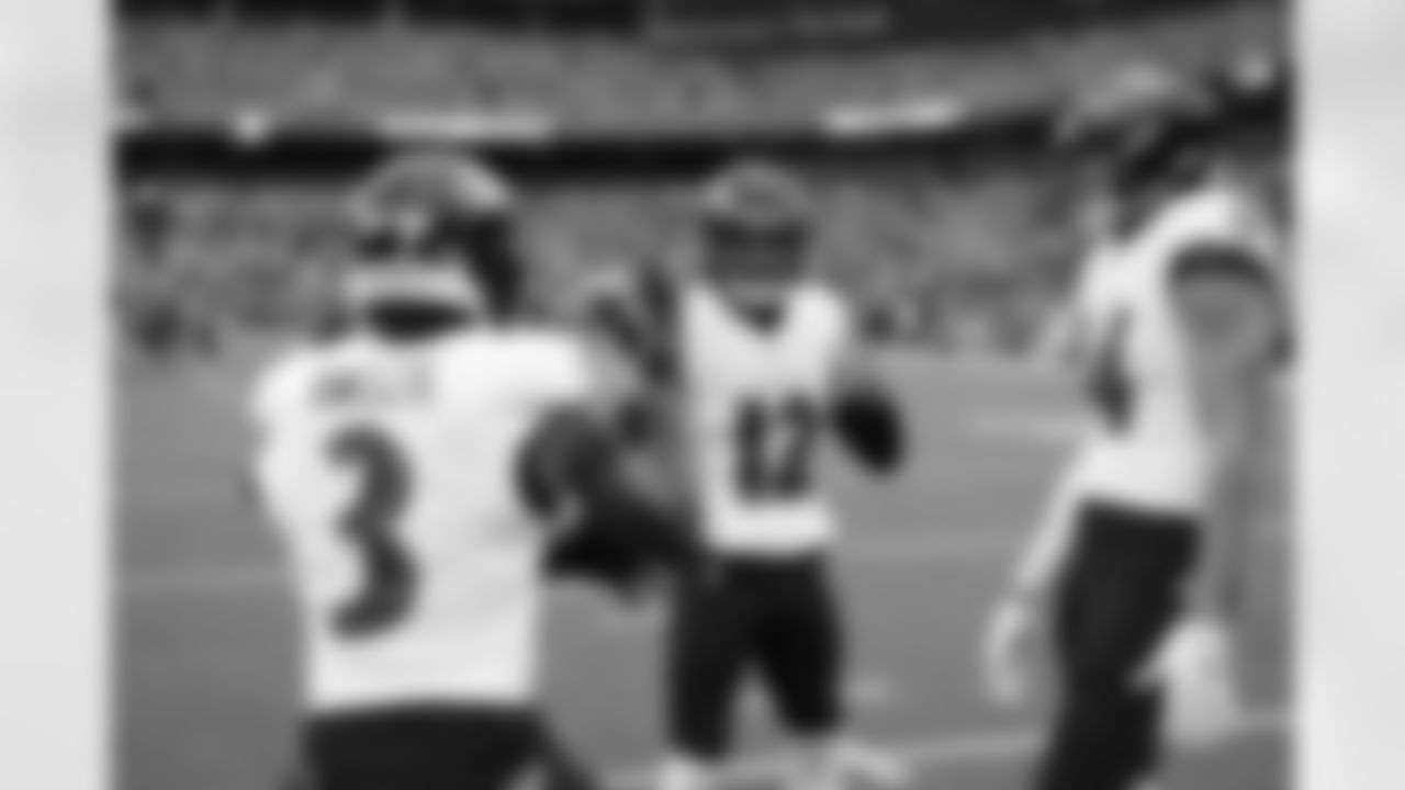 (from left): CB Chidobe Awuzie, S Alohi Gilman, & S Kyle Hamilton