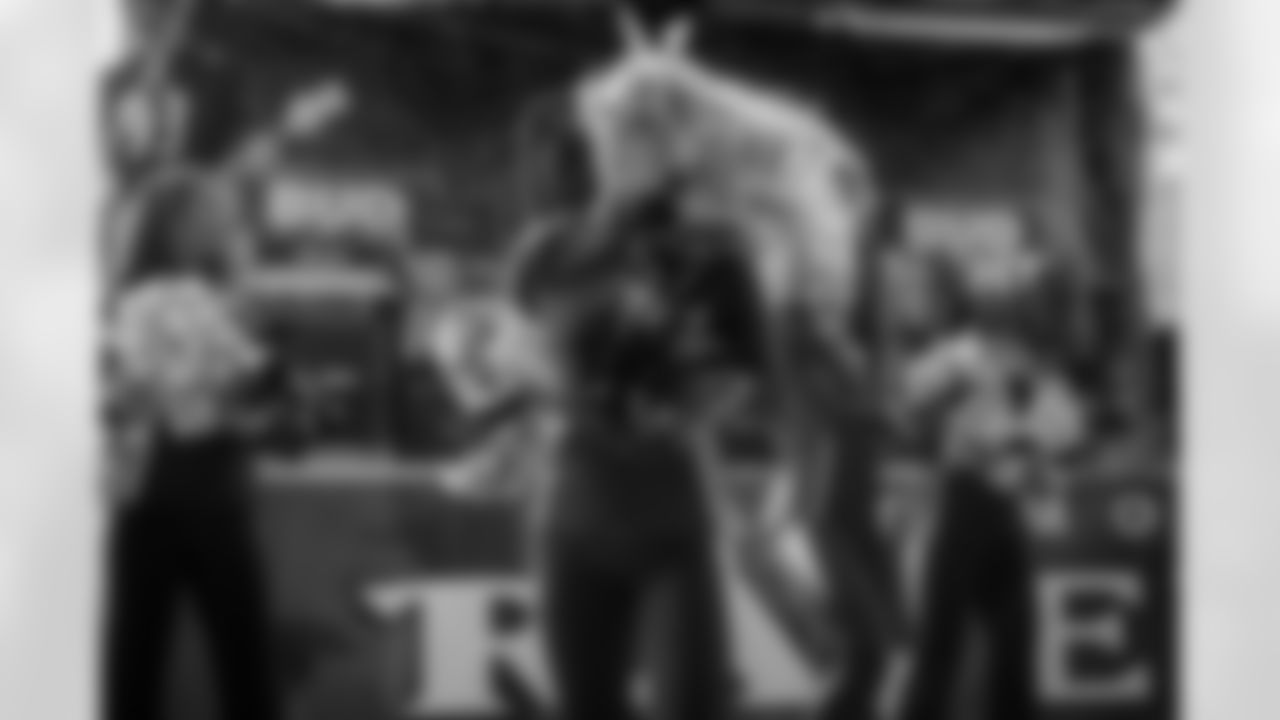 CHEER_WEB_120725-105