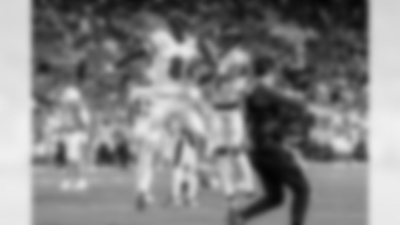 QB Lamar Jackson (left) & WR Rashod Bateman (right)