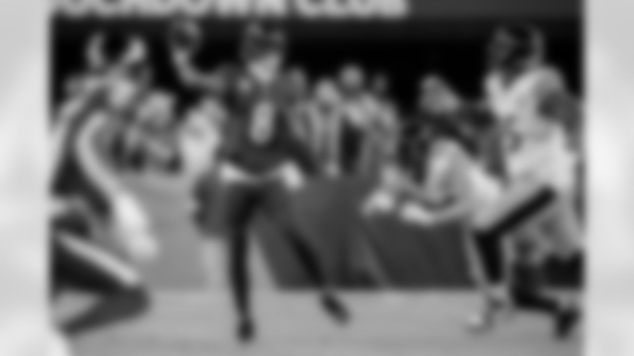 2024 – Week 16: Ravens 34, Steelers 17

Jackson tossed three touchdown passes and Derrick Henry rumbled for 162 yards to propel the Ravens to a tie for the division lead. Baltimore closed out the regular season with two more wins to clinch the division title for the second straight year.