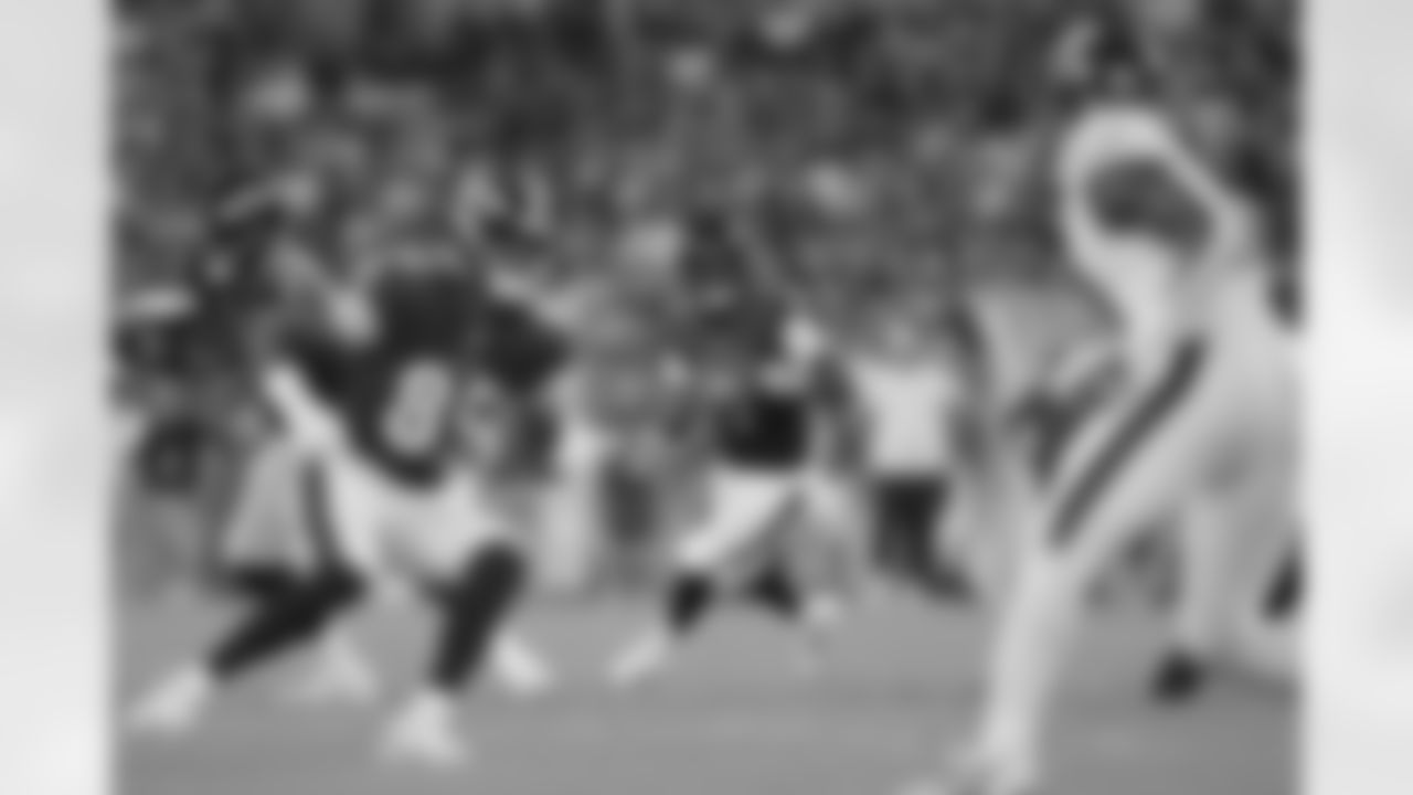 QB Josh Johnson