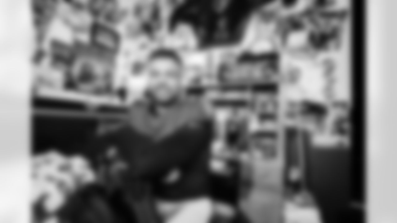 OLB Kyle Van Noy