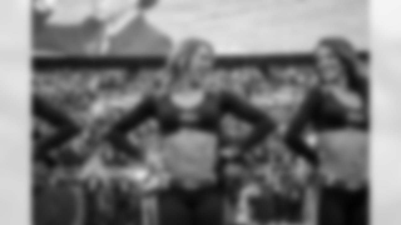 CHEER_WEB_112325-117