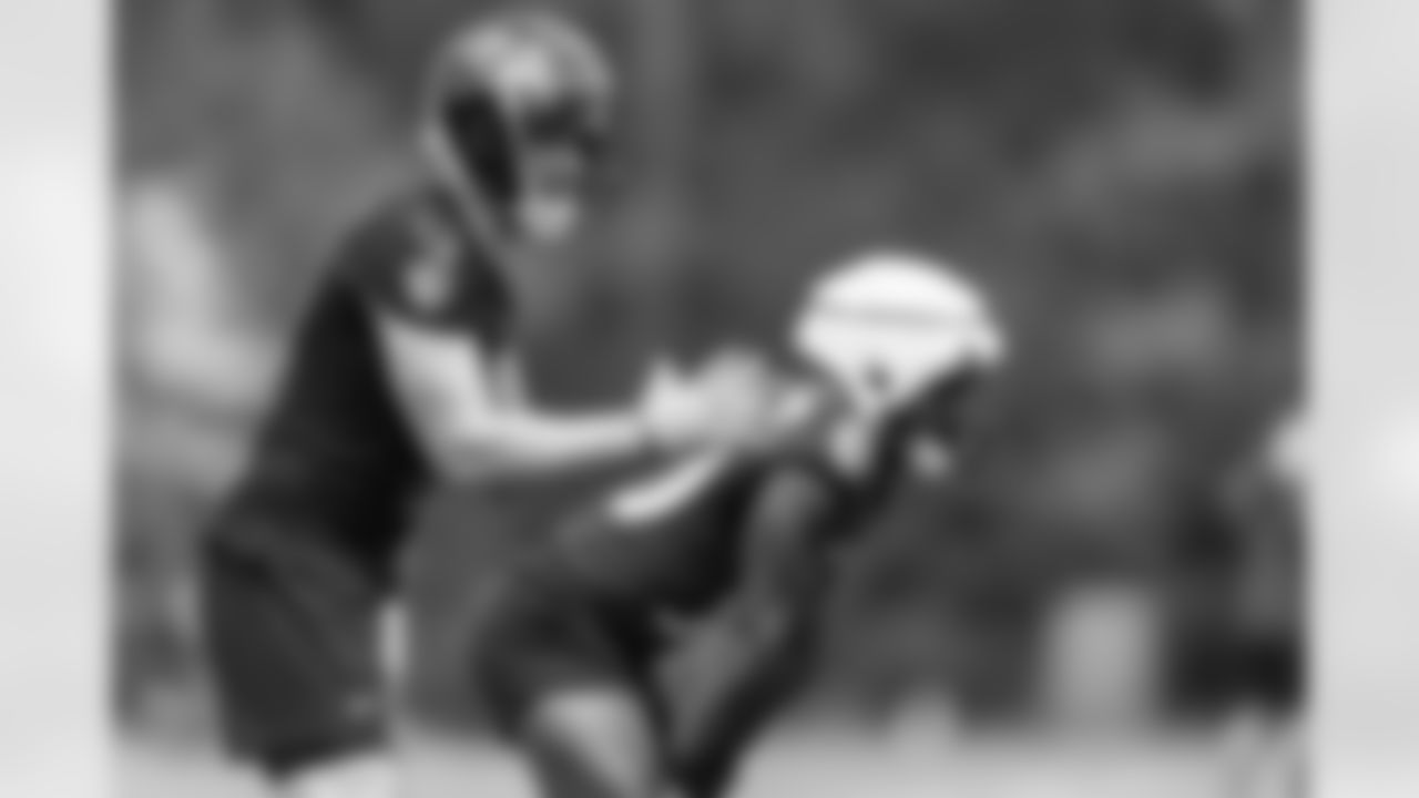 QB Devin Leary