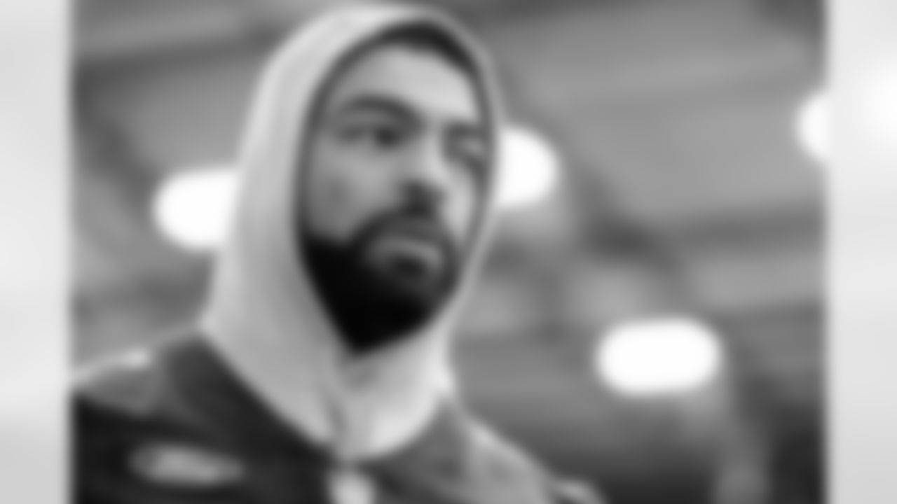 OLB Kyle Van Noy
