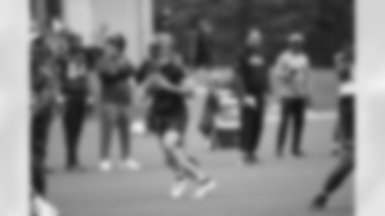 QB Devin Leary