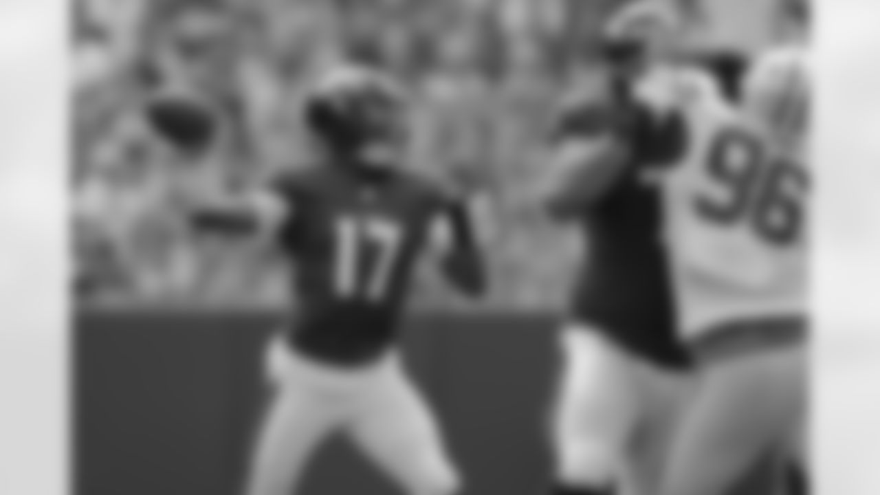 QB Josh Johnson