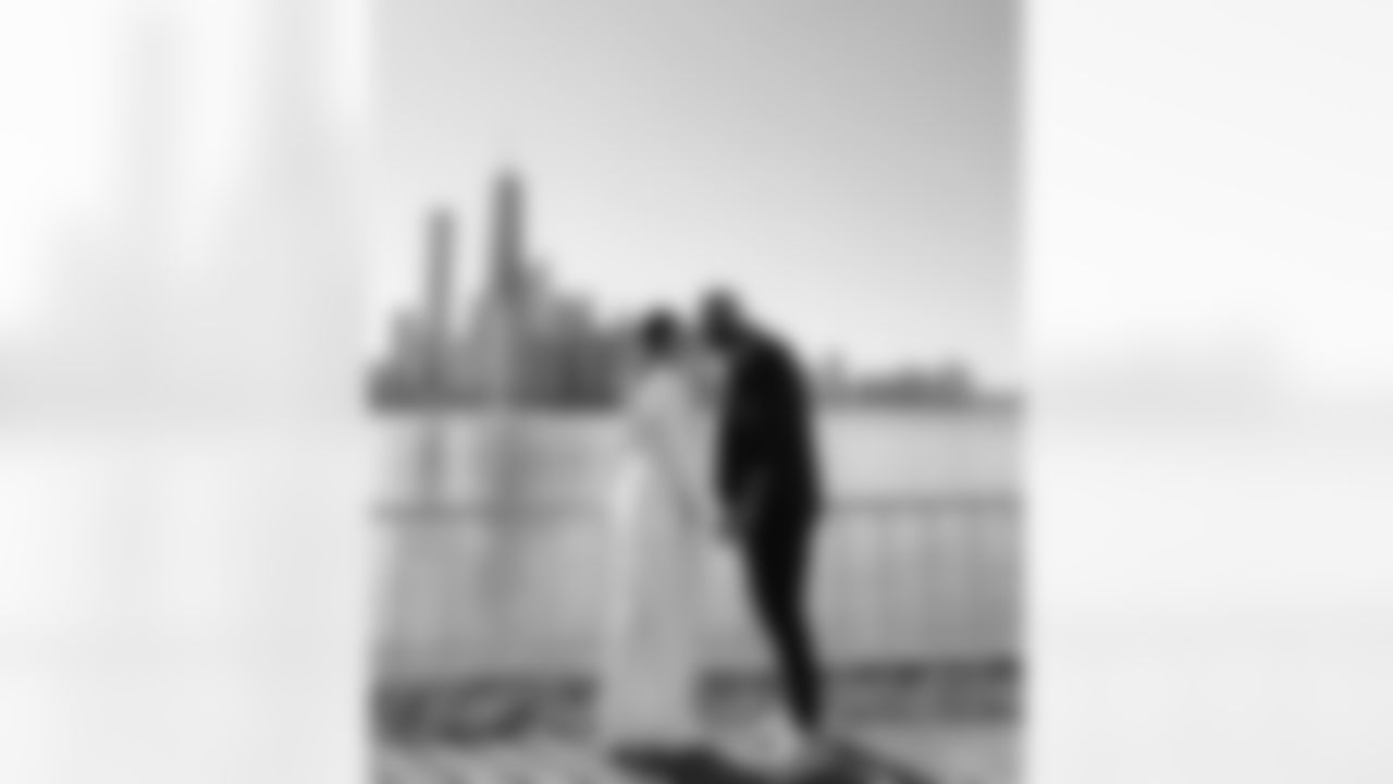 OL Patrick Mekari married former professional soccer player Emily Boyd.