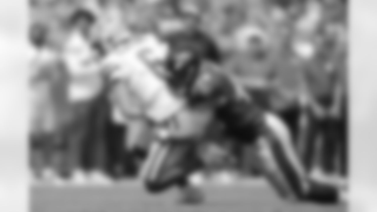 OLB Joe Evans