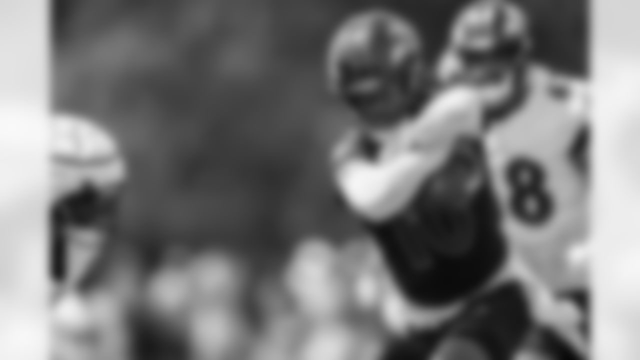QB Emory Jones