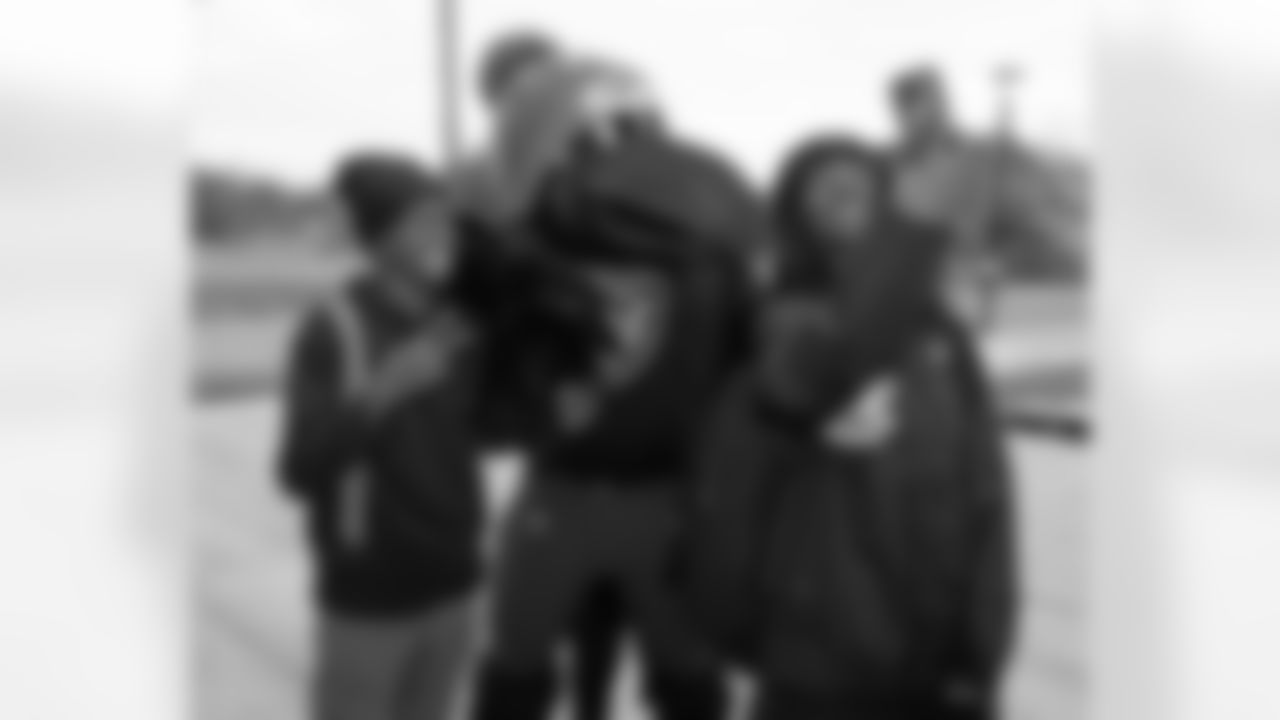 ThanksgivingTurkeys_112125ph08