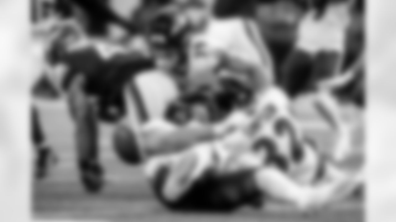 S Keondre Jackson (left) & & ILB Trenton Simpson (right)