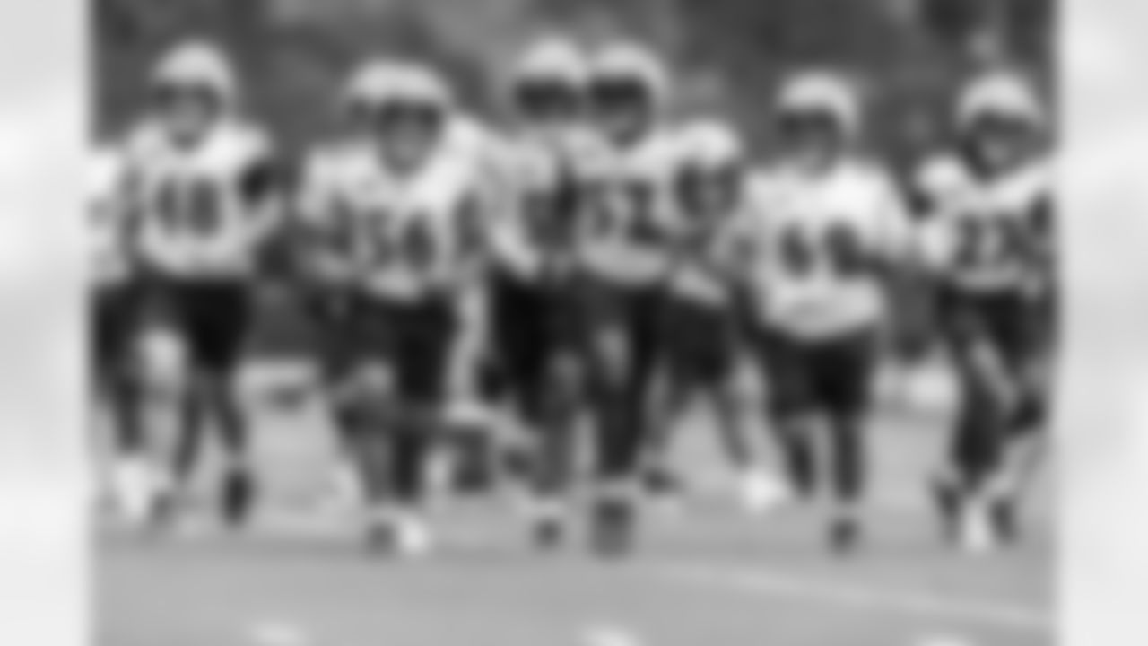 Ravens' 2024 rookies practice during the first day of minicamp.