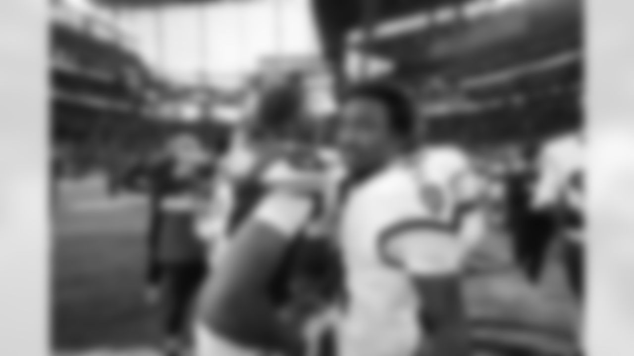 WR Zay Flowers (right)