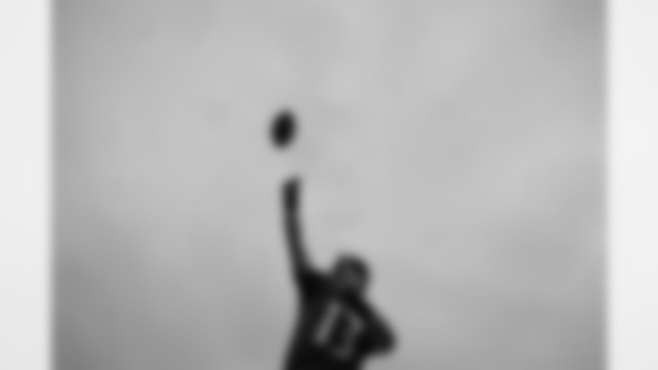 QB Devin Leary