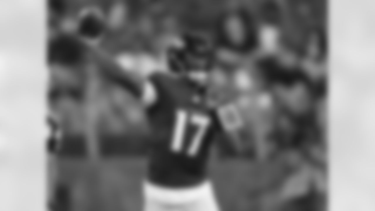 QB Josh Johnson