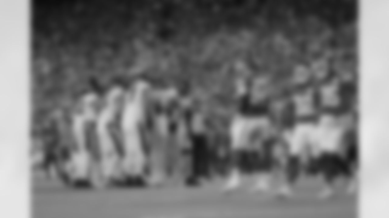 Ravens huddle