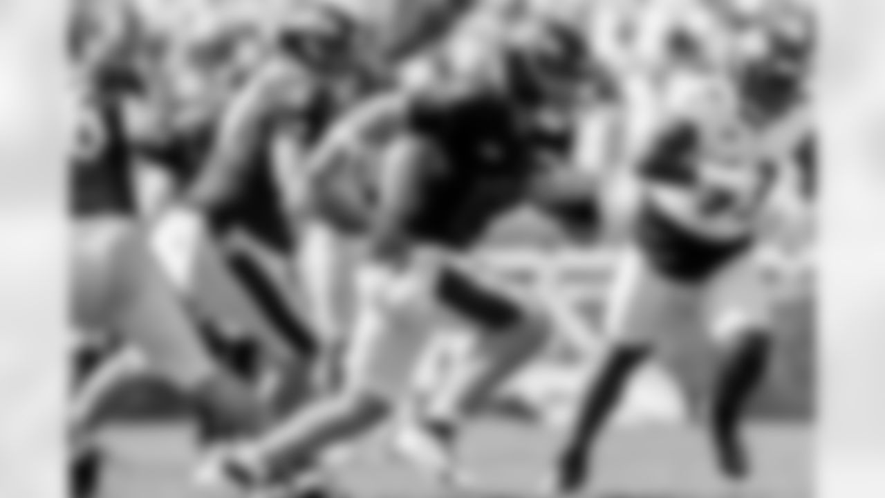 QB Devin Leary
