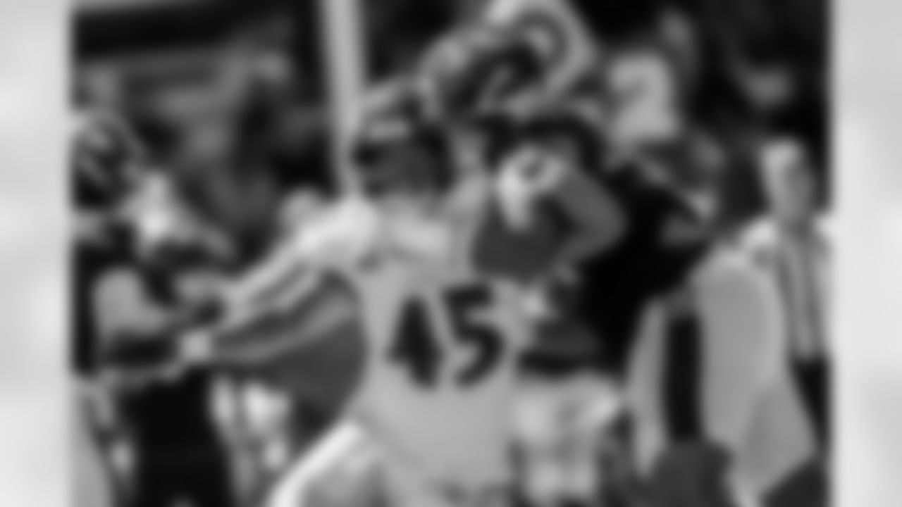 OLB Mike Green