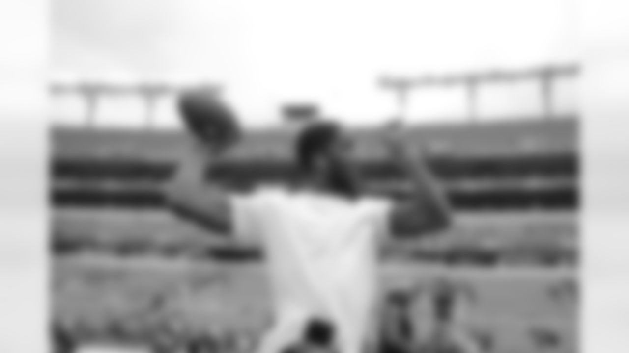 QB Josh Jones